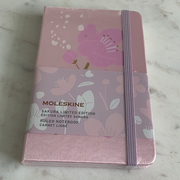 Moleskin Limited Edition Sakura Notebook - Picture 6 of 13